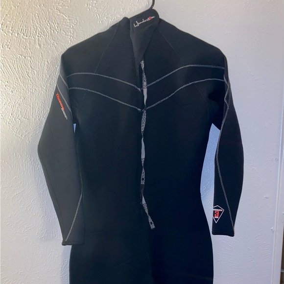 Make an offer!! Women’s wetsuit size 10 - Picture 3 of 6